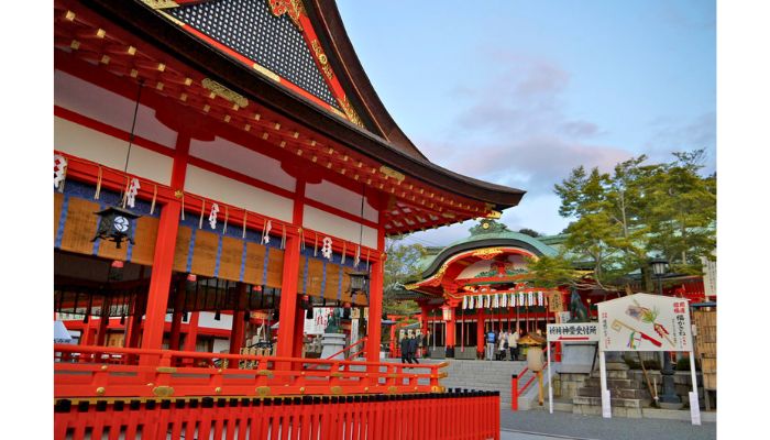 Main hall in Fushimi Inari taisha Shrine
