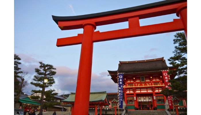 Main hall in Fushimi Inari