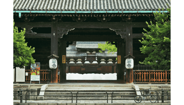 the South Gate in Toji Temple